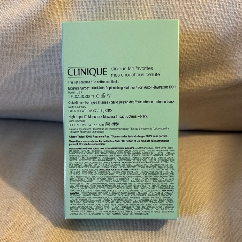 Clinique Fan Favorites 3 Piece Gift Set - Picture 2 of 7